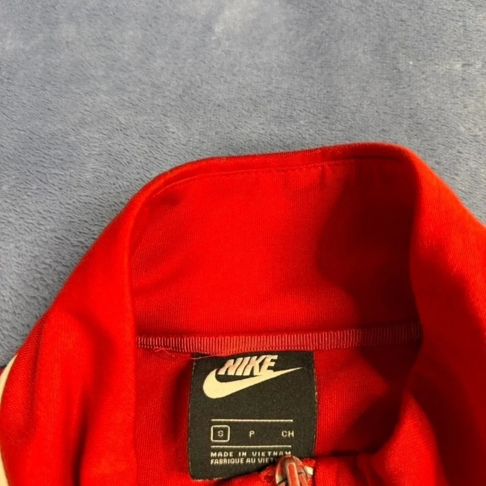 Nike red track jacket men Size S‎